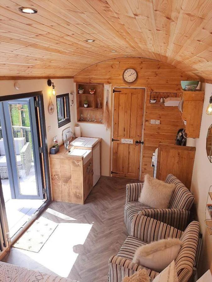 Holiday home Shepherds Hut With Hot Tub On Anglesey North Wales