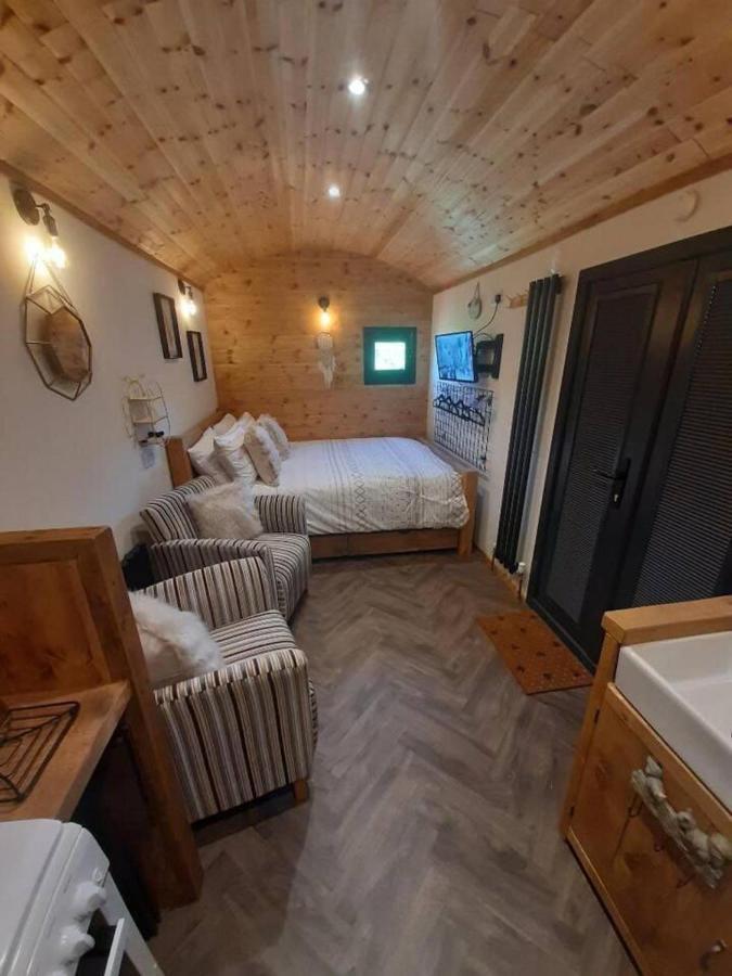 Holiday home Shepherds Hut With Hot Tub On Anglesey North Wales
