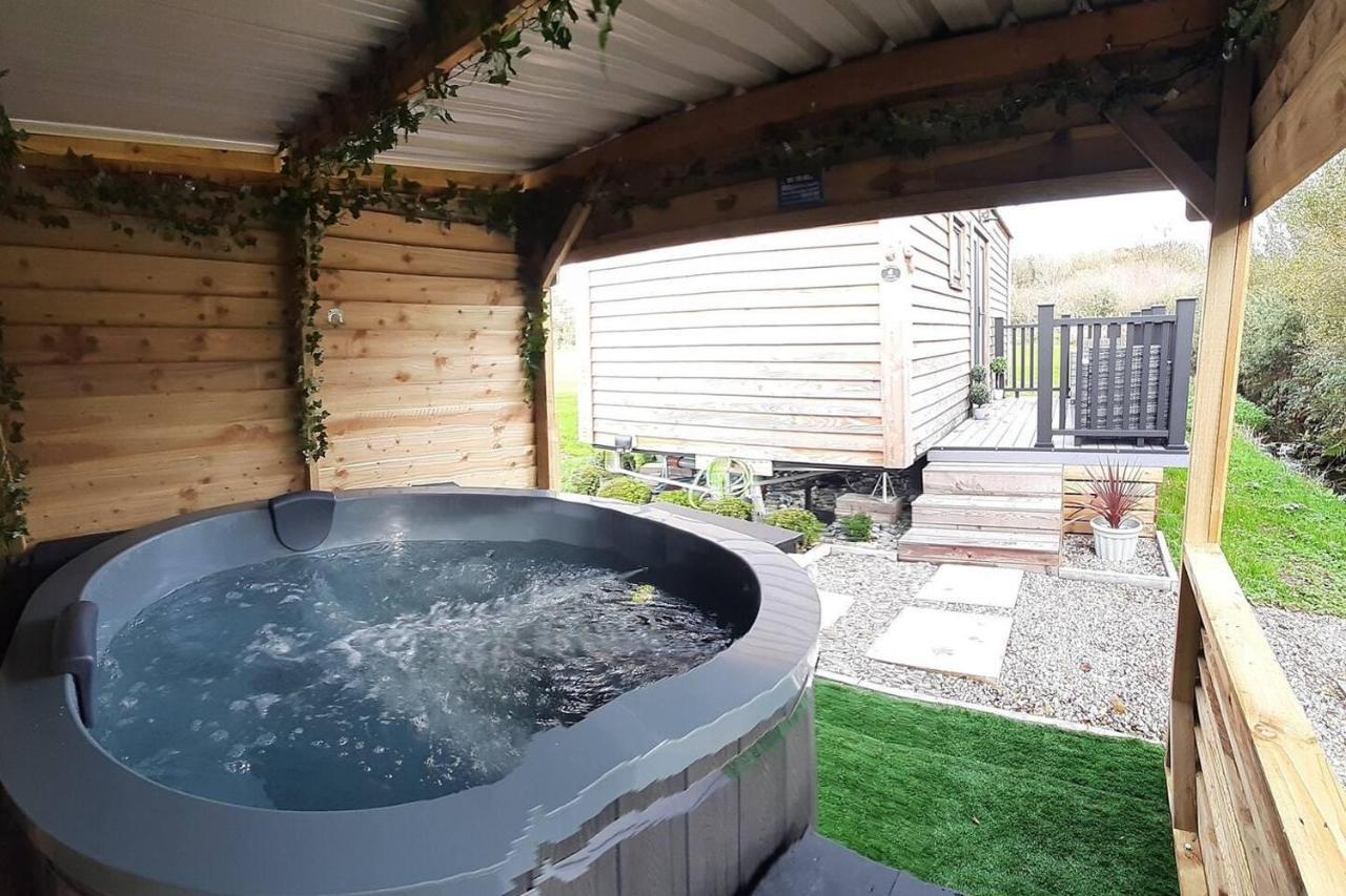 Shepherds Hut With Hot Tub On Anglesey North Wales Gwalchmai