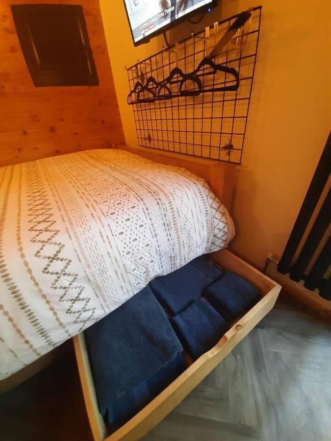 Holiday home Shepherds Hut With Hot Tub On Anglesey North Wales